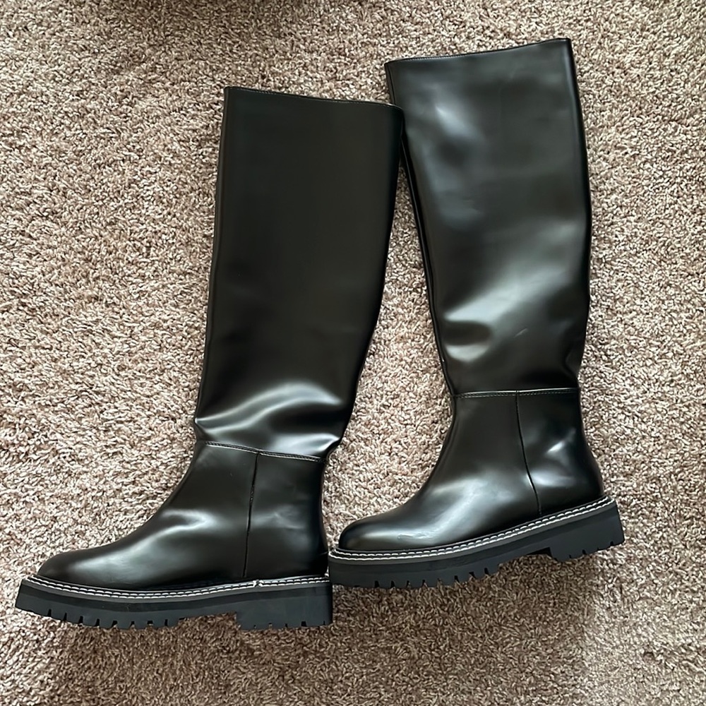 Black knee high boots size 7 BRAND NEW